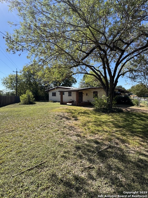 Image 6 of 23 For 5247 Village Glen