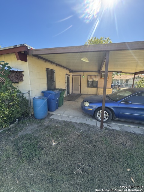 Image 9 of 23 For 5247 Village Glen