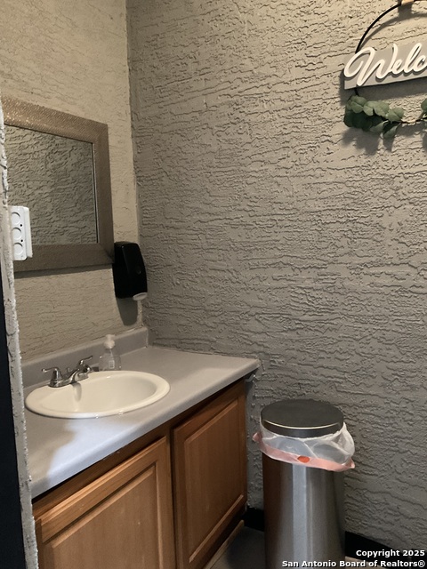 Listing photo id 20 for 1414 Zarzamora N