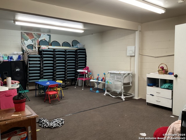 Listing photo id 22 for 1414 Zarzamora N