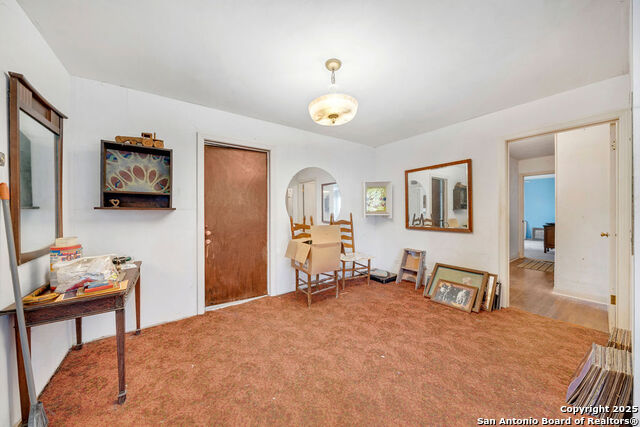 Listing photo id 8 for 1531 Lawndale