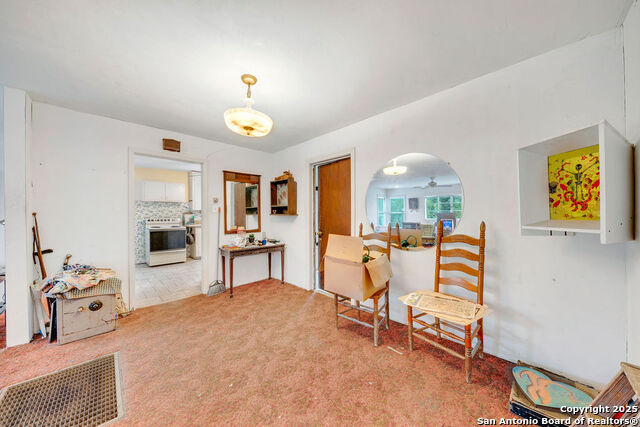 Listing photo id 9 for 1531 Lawndale