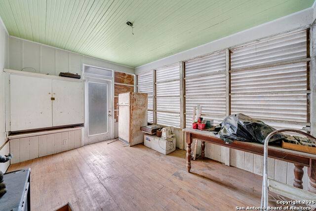 Listing photo id 10 for 1531 Lawndale