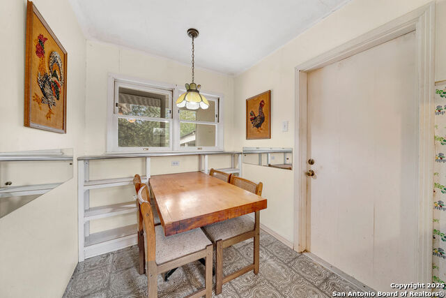 Listing photo id 14 for 1531 Lawndale