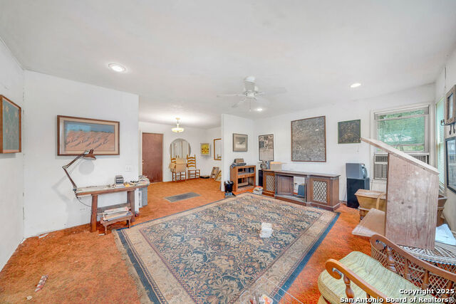 Listing photo id 5 for 1531 Lawndale