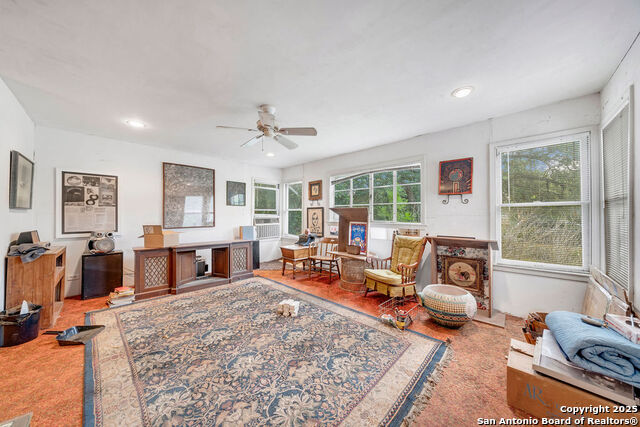 Listing photo id 6 for 1531 Lawndale