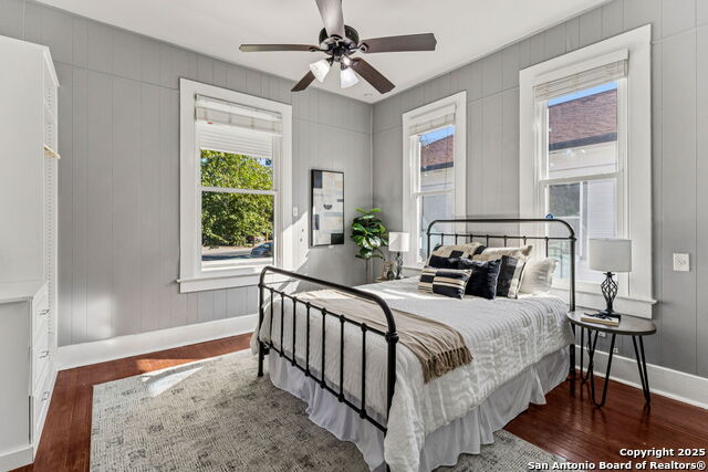 Listing photo id 11 for 2007 Presa St S