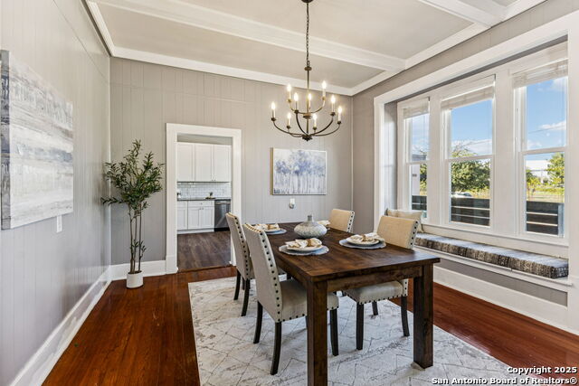 Listing photo id 2 for 2007 Presa St S