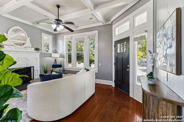 Listing photo id 7 for 2007 Presa St S