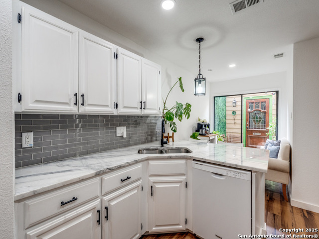 Listing photo id 8 for 3605 Hidden  E1