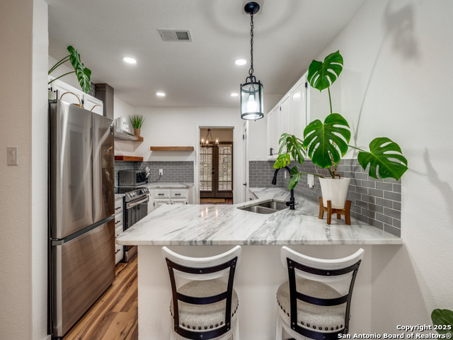 Listing photo id 9 for 3605 Hidden  E1