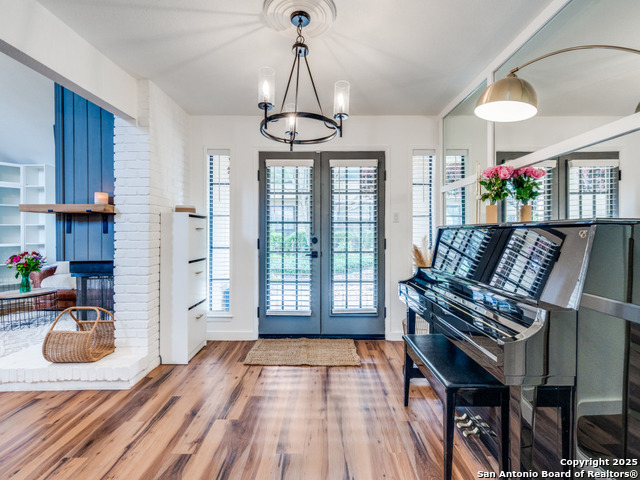 Listing photo id 0 for 3605 Hidden  E1