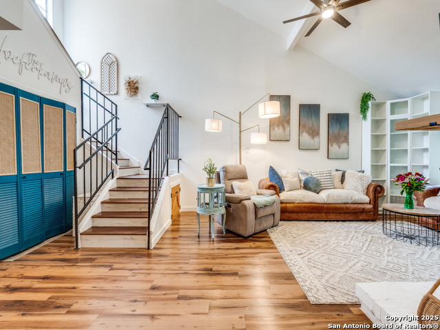 Listing photo id 2 for 3605 Hidden  E1