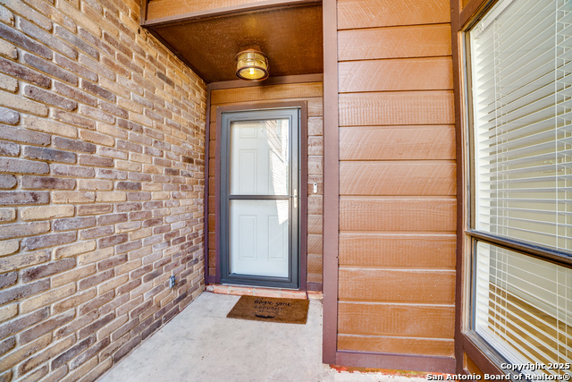 Image 3 of 25 For 8822 Wickersham