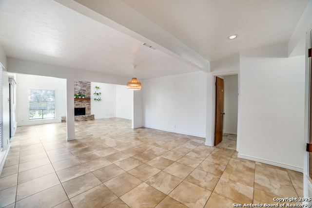 Image 5 of 25 For 8822 Wickersham