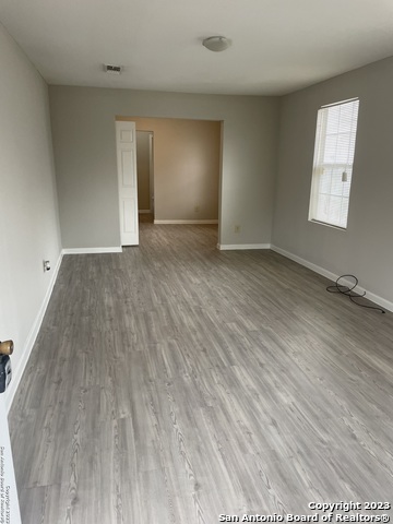 Image 2 of 10 For 1526 Craig W