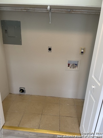 Image 4 of 10 For 1526 Craig W