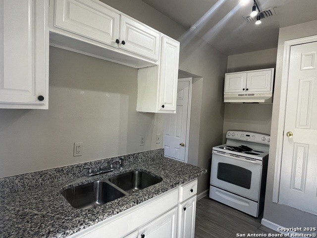 Image 5 of 10 For 1526 Craig W