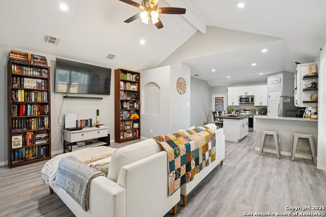 Image 5 of 28 For 636 Skyline Dr