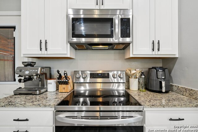 Image 8 of 28 For 636 Skyline Dr