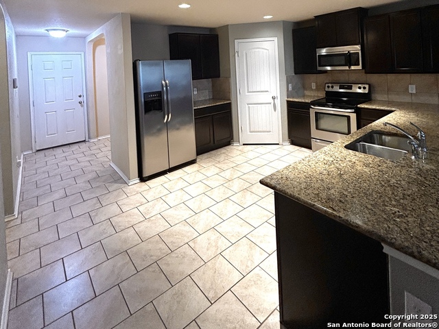 Image 6 of 24 For 3915 Goliad Ford