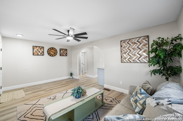 Image 5 of 31 For 1230 Echo Meadow