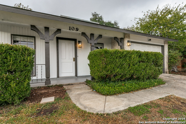 Image 2 of 25 For 109 Meadow Hill