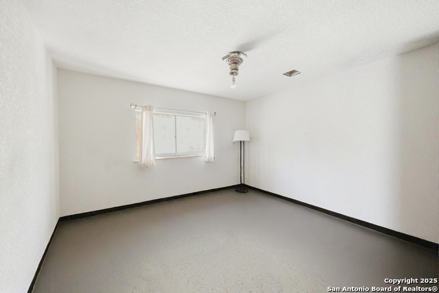 Image 2 of 5 For 7002 Glen Cliff