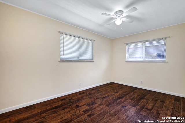 Listing photo id 9 for 5207 Galahad