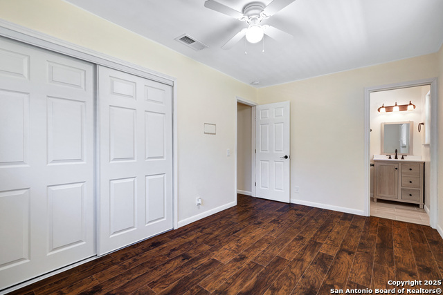 Listing photo id 10 for 5207 Galahad