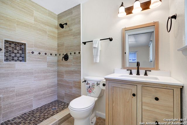 Listing photo id 11 for 5207 Galahad