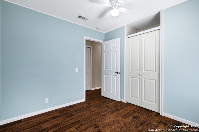 Listing photo id 14 for 5207 Galahad