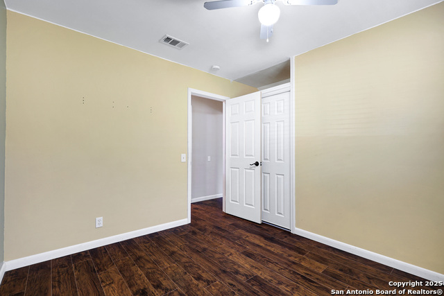 Listing photo id 19 for 5207 Galahad