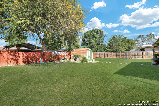 Listing photo id 24 for 5207 Galahad