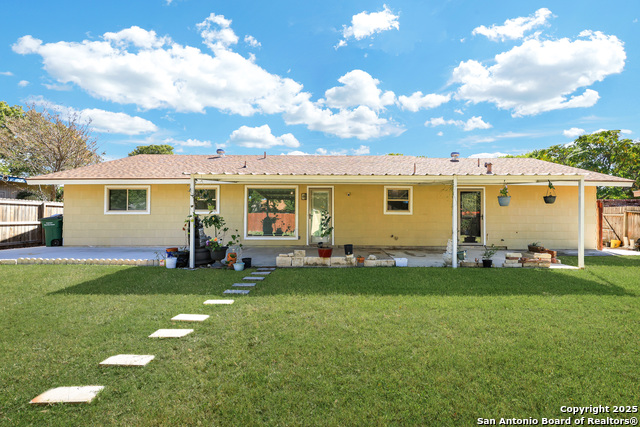 Listing photo id 25 for 5207 Galahad