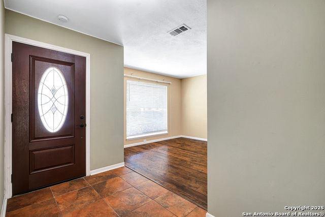 Listing photo id 1 for 5207 Galahad