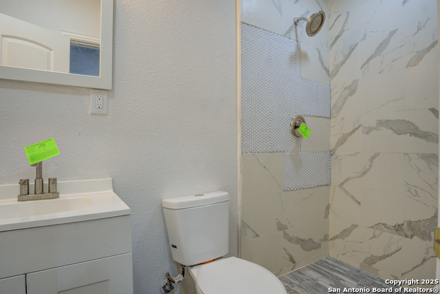 Image 15 of 22 For 2375 Burnet  