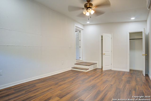 Image 17 of 22 For 2375 Burnet  