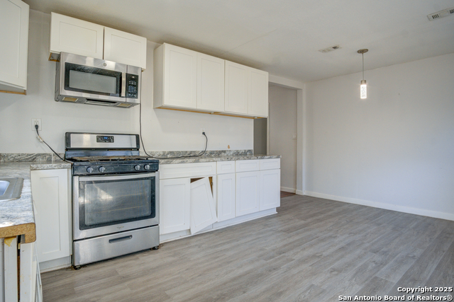 Image 5 of 22 For 2375 Burnet  