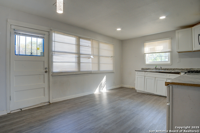 Image 6 of 22 For 2375 Burnet  