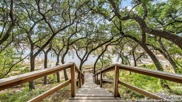 Image 25 of 32 For 642 Lakebreeze