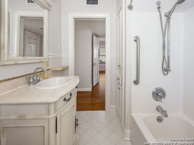 Image 16 of 48 For 217 Rosewood E