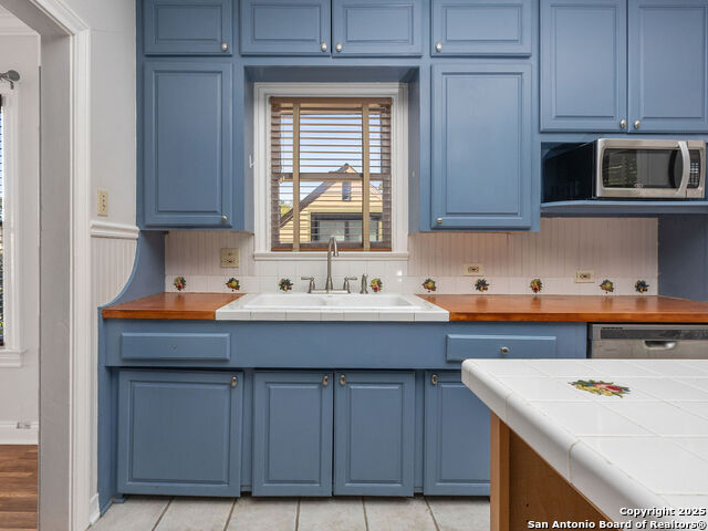 Image 22 of 48 For 217 Rosewood E