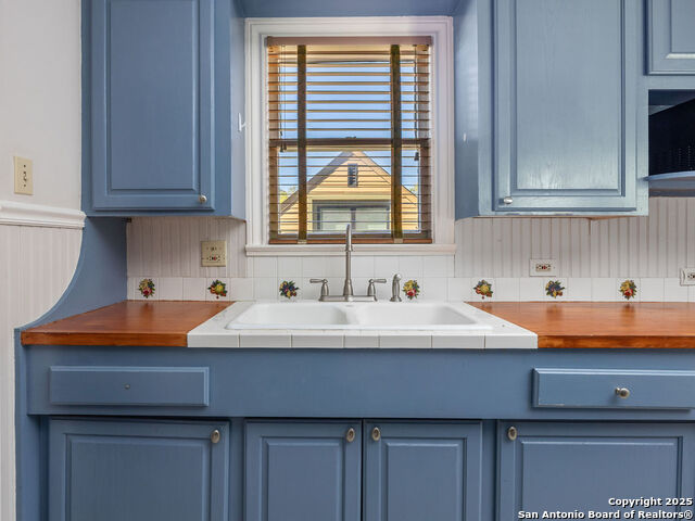 Image 23 of 48 For 217 Rosewood E