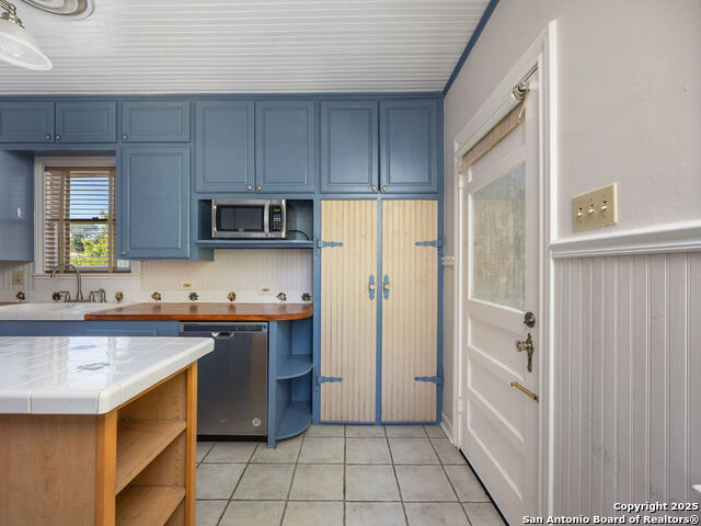 Image 26 of 48 For 217 Rosewood E