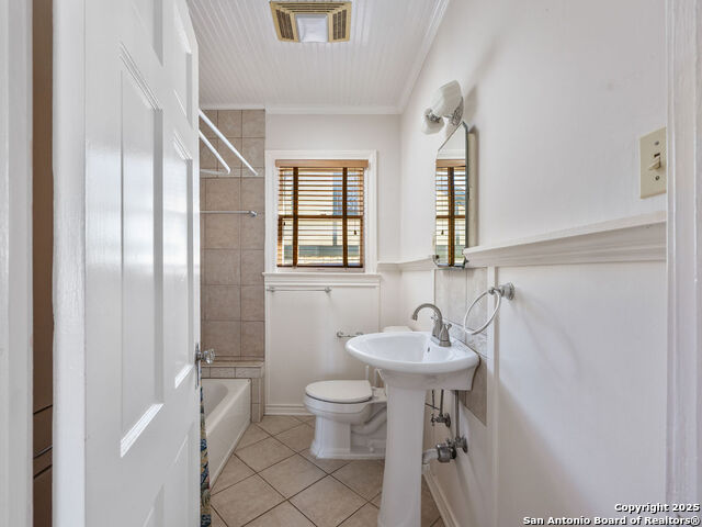 Image 33 of 48 For 217 Rosewood E