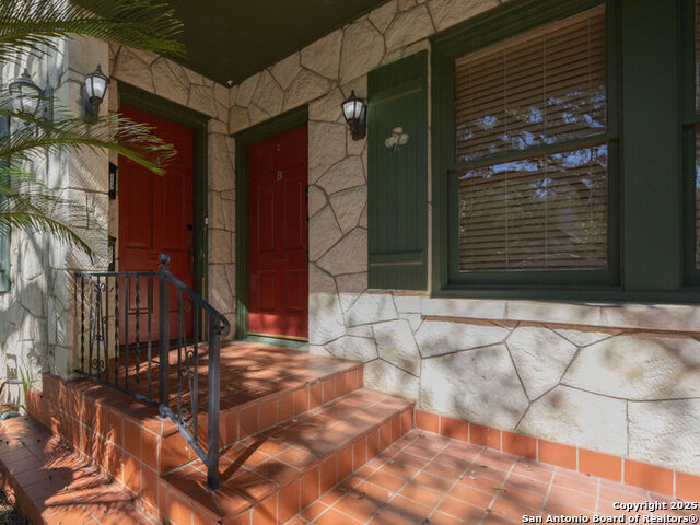 Image 4 of 48 For 217 Rosewood E