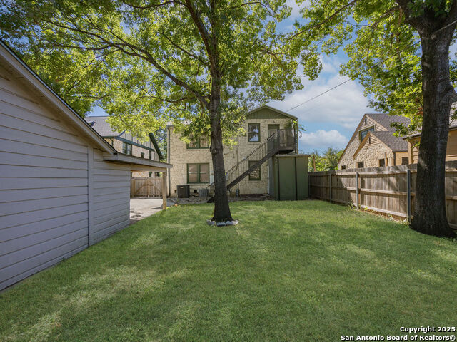 Image 40 of 48 For 217 Rosewood E