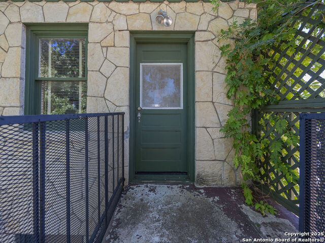 Image 41 of 48 For 217 Rosewood E