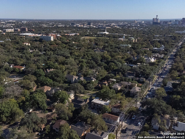 Image 46 of 48 For 217 Rosewood E